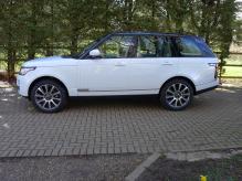 LEFT HAND DRIVE RANGE ROVER 5.0 HSE. MASSIVE SPEC.