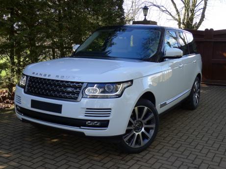 LEFT HAND DRIVE RANGE ROVER 5.0 HSE. MASSIVE SPEC.